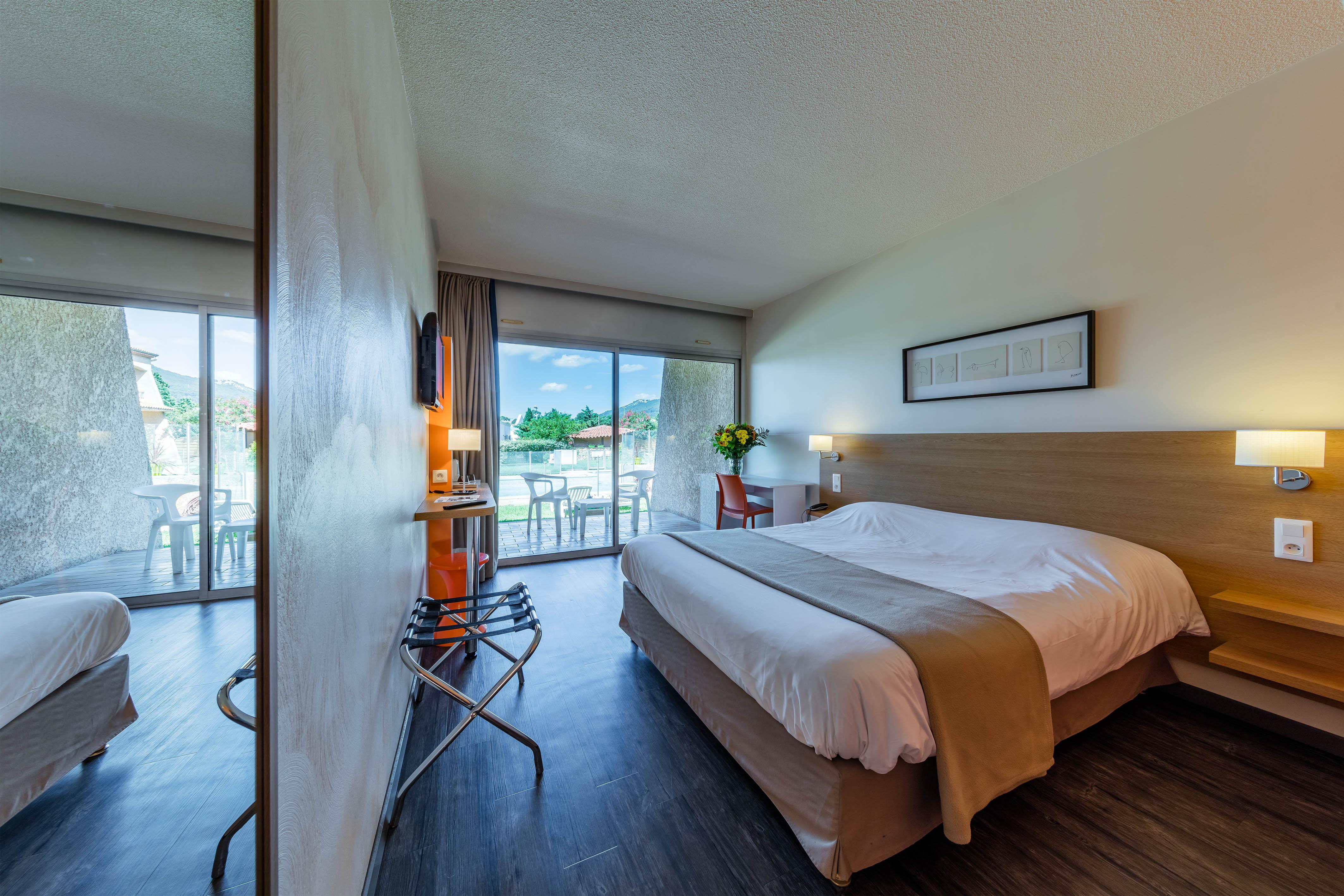 Noemys Toulon La Valette - Hotel Restaurant Avec Piscine Ngoại thất bức ảnh