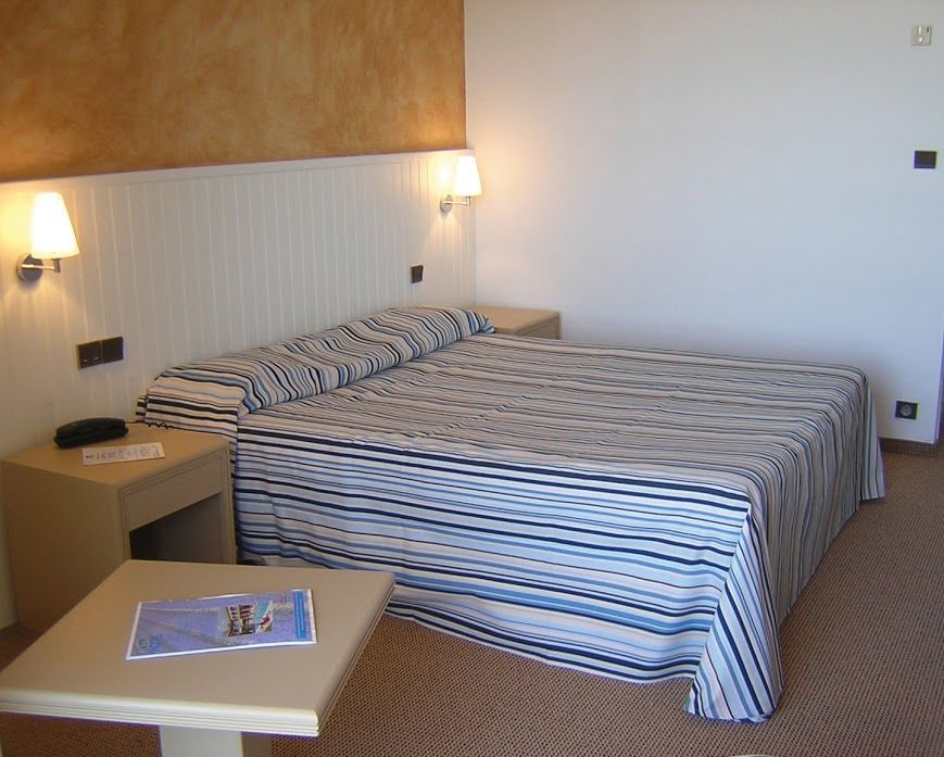 Noemys Toulon La Valette - Hotel Restaurant Avec Piscine Phòng bức ảnh
